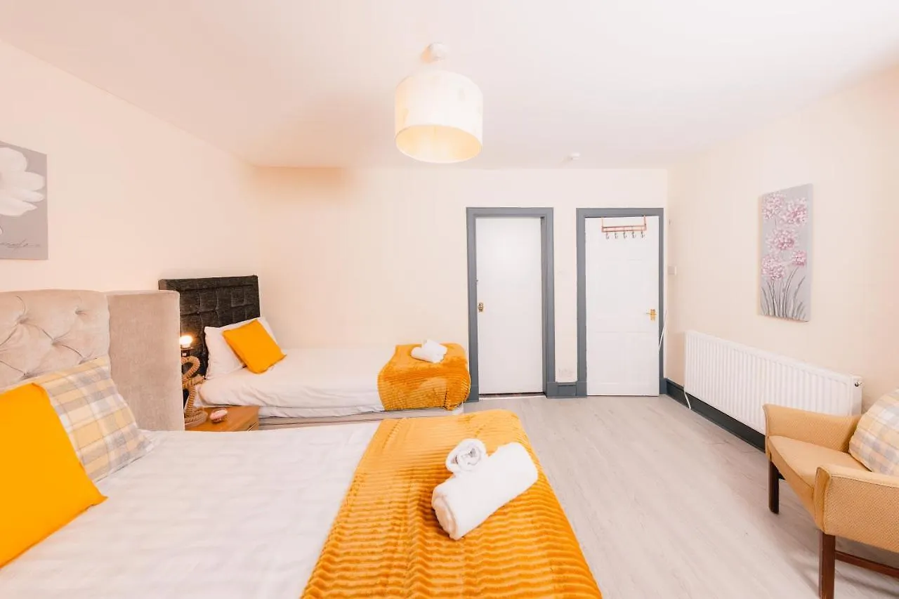 Old Town Central Apartments By The Castle 0*, Edinburgh